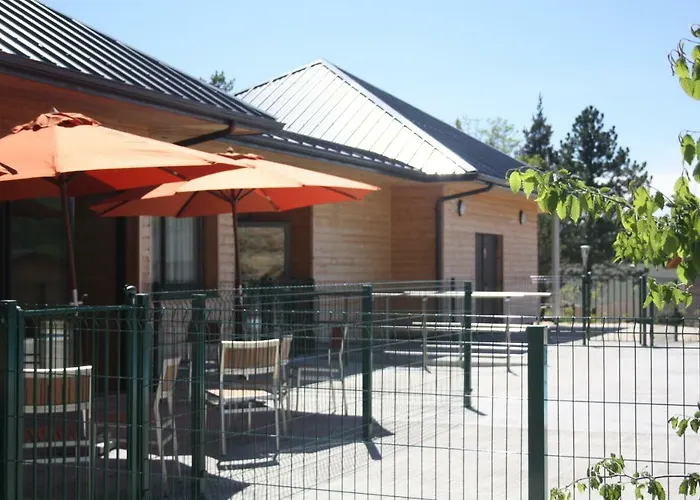 Aldeamento Turístico Les Hauts Du Gevaudan Montrodat