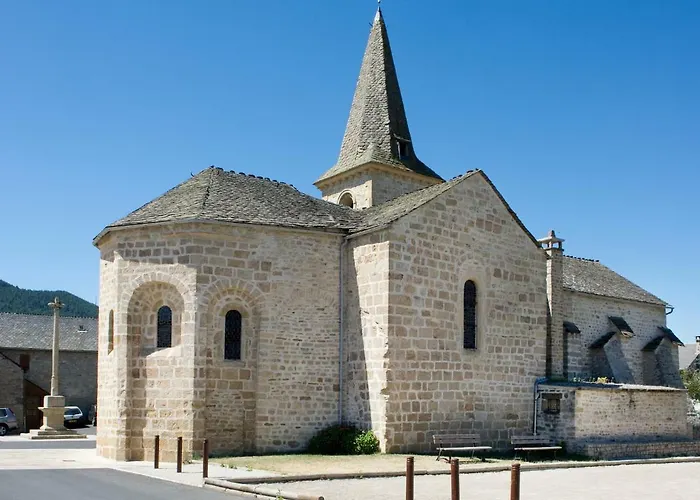 Les Hauts Du Gevaudan Aldeamento Turístico Montrodat